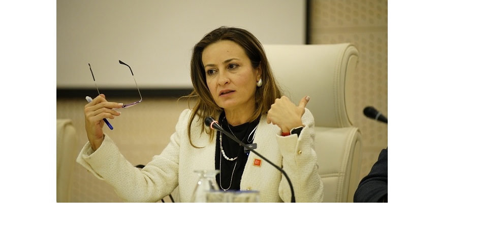 CHP Manisa İl Başkanı İlksen Özalper, yerel basına sahip çıktı