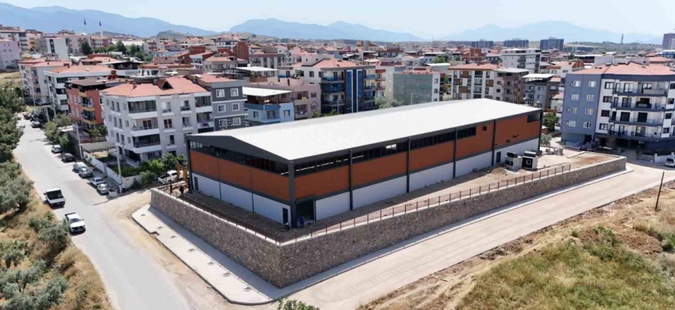 Turgutlu Belediyesi Mimar Ferdi Zeyrek Spor Kompleksi’nde sona yaklaşıldı
