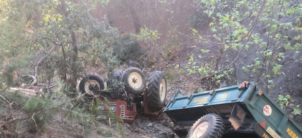 Akhisar’da traktör kazası: Dede hayatını kaybetti, torunu ağır yaralandı