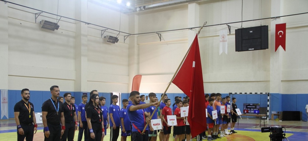 Anadolu Yıldızlar Ligi Türkiye Güreş Şampiyonası Kula’da başladı