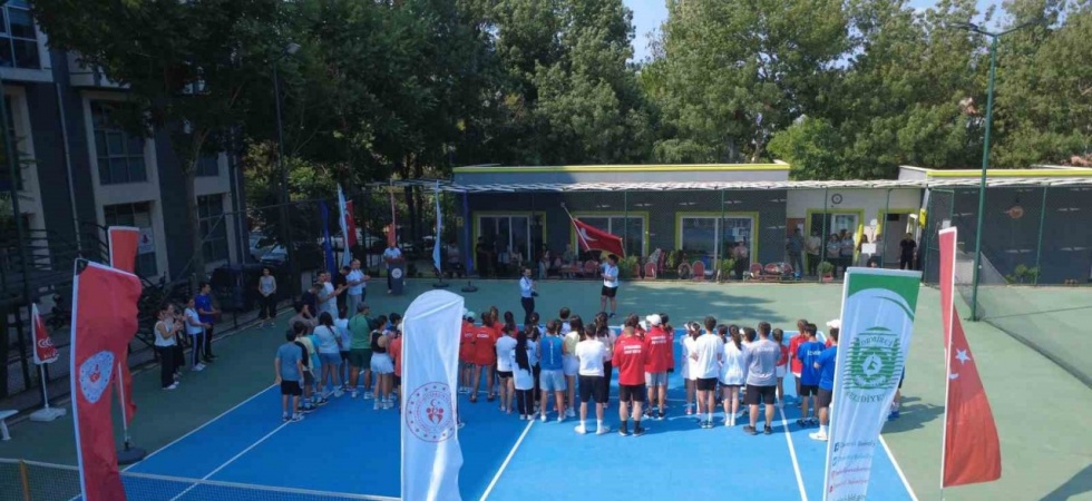 Demirci, ANALİG Tenis Turnuvasına ev sahipliği yapıyor