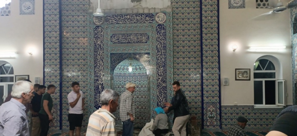 Hasar gören camide inceleme yapmak isteyen vatandaş malzeme düşmesi sonucu öldü
