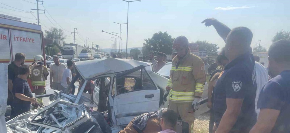 Kula’da karı-koca trafik kazasında hayatını kaybetti