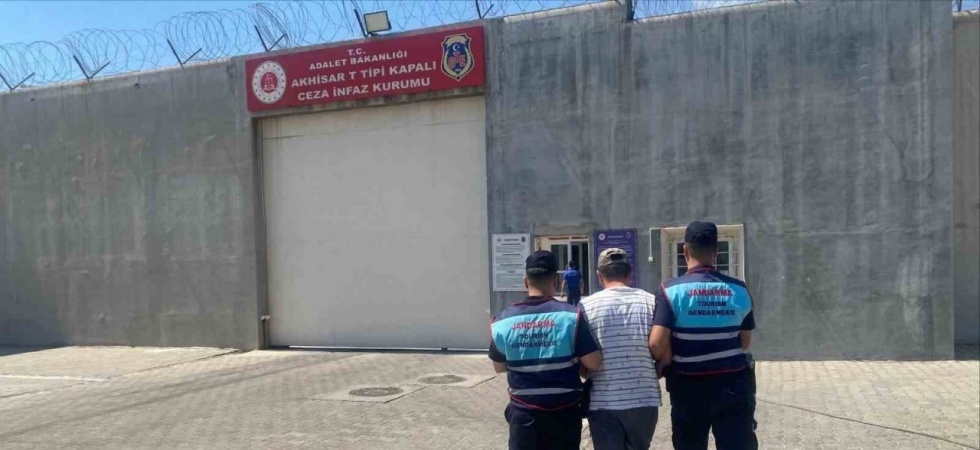 Manisa’da 30 yıl hapis cezasıyla aranan şahıs yakalandı