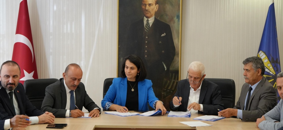 Manisalı Sağlıkçılar Tarihi TİS’i memnuniyetle karşıladı