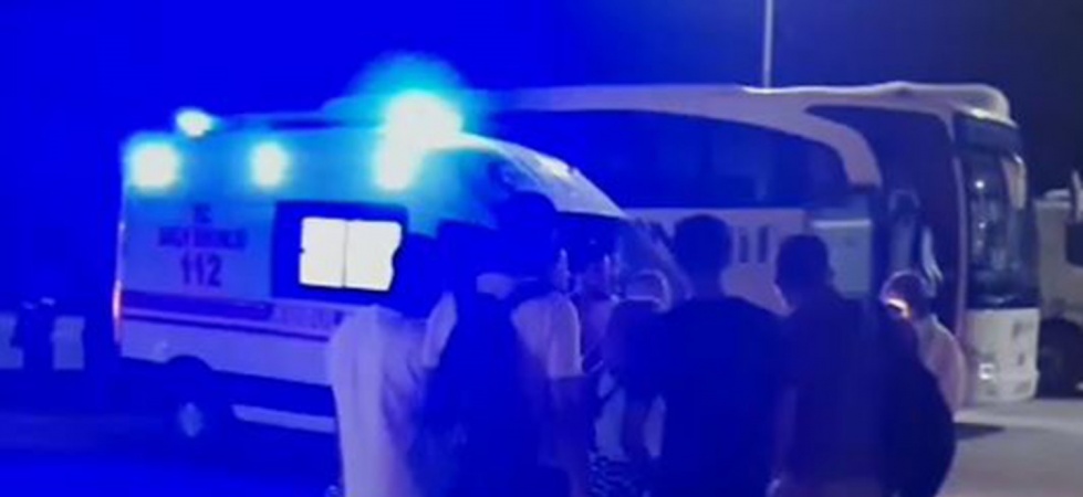 Otobüs şoförleri arasında yol kenarında bıçaklı kavga: 1 yaralı