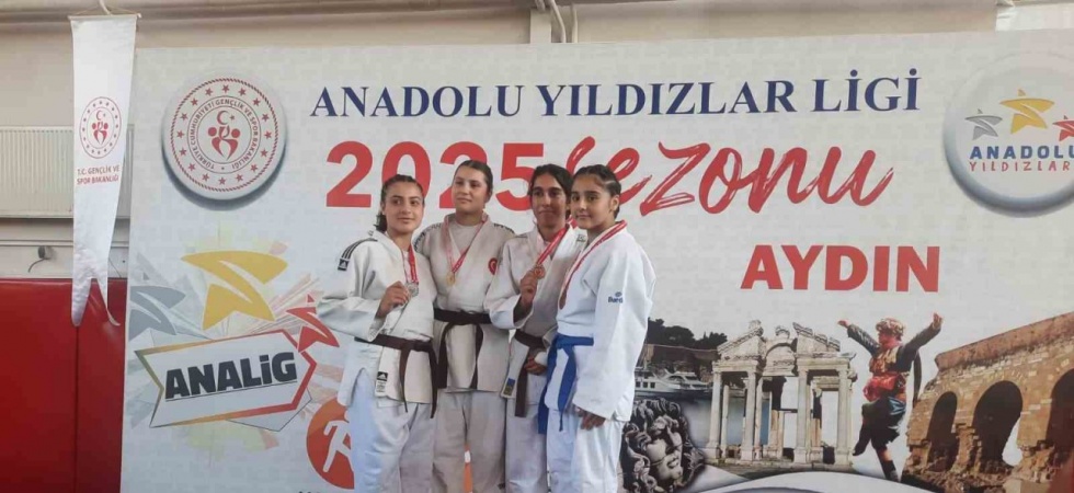 Salihlili judocu Zeynep Sağır, Türkiye üçüncüsü oldu