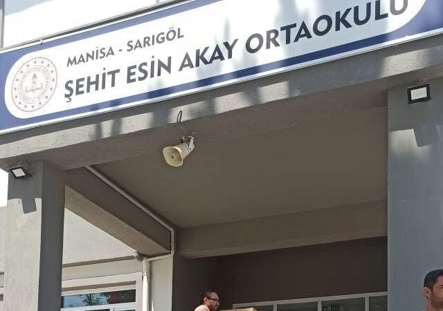 Sarıgöl’de yapımı tamamlanan iki okula yeni araçlar gönderildi