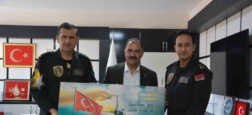 SOLOTÜRK uçuş ekibinden Demirci Belediyesine ziyaret
