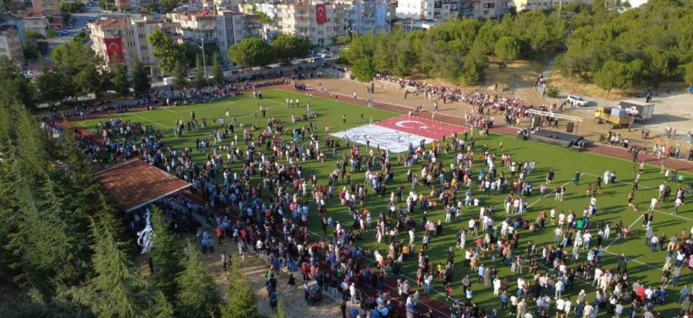 SOLOTÜRK’ten Demirci’de muhteşem gösteri