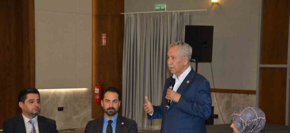 Bülent Arınç: "Türkiye ne gördüyse AK Parti sayesinde gördü"