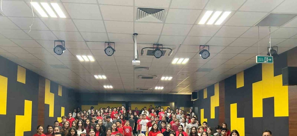 Gaziler, gençlere vatan ve bayrak sevgisini anlattı