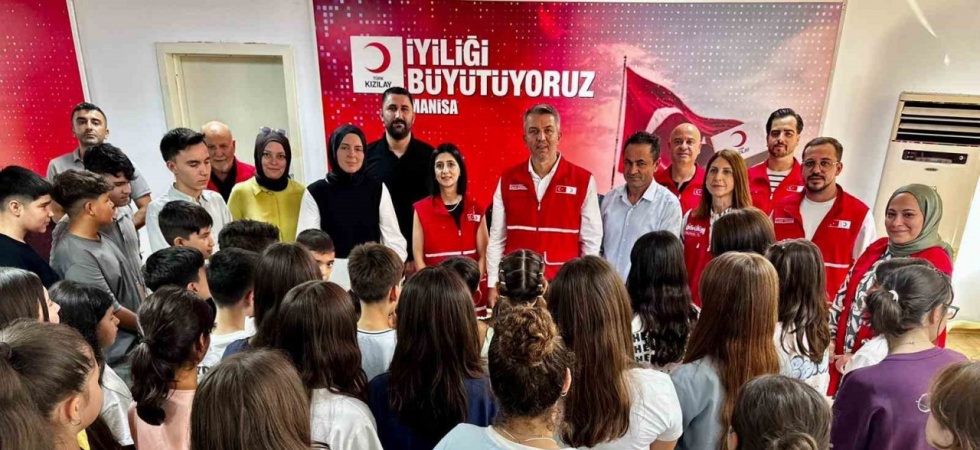Kızılay’ın şefkat eli çocuklara ulaştı