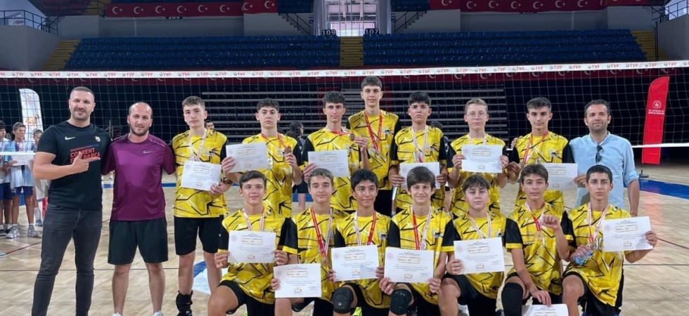 Manisa erkek voleybol takımı Türkiye Şampiyonu oldu