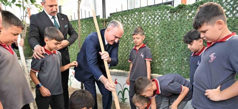 Manisa’da eğitim yılı fidan dikimiyle başladı