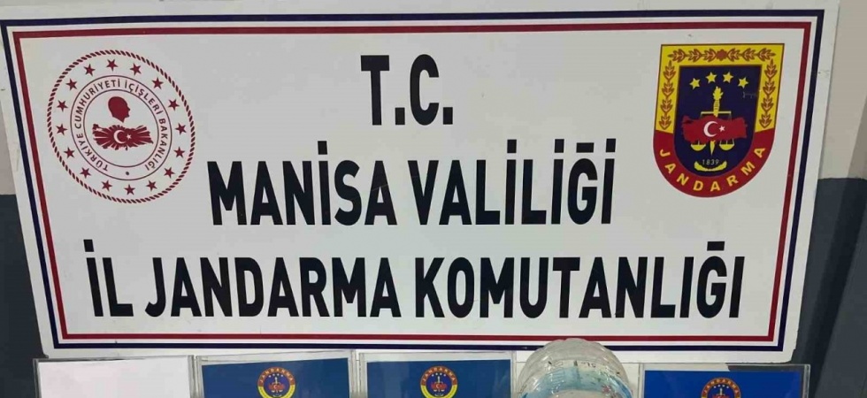 Manisa’da şüphelilerin üzerinden uyuşturucu çıktı