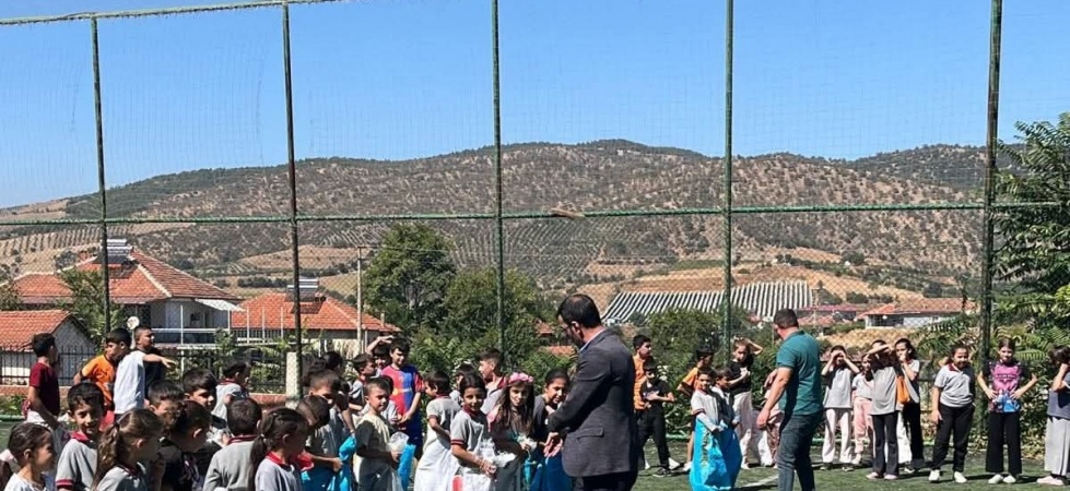 Okul bahçesi şenlik alanına döndü
