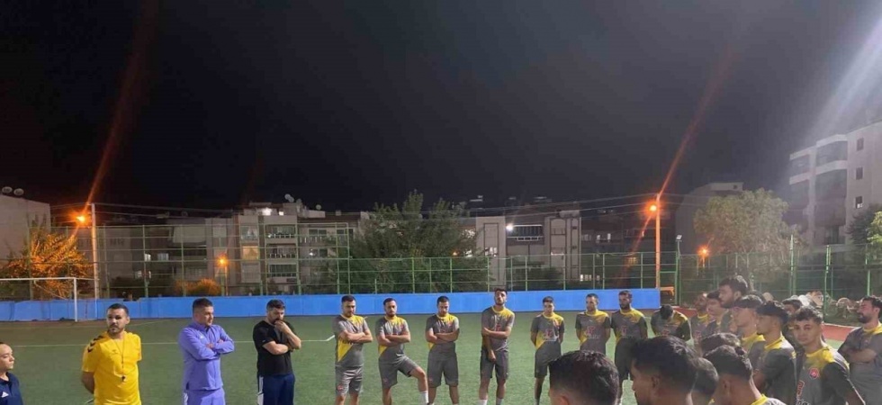 Salihli Seyrantepespor sahaya indi
