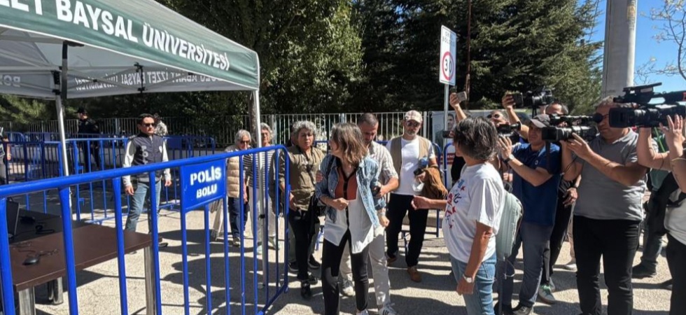 Sanıkların rahat tavırları ve ifadeleri, mağdur ailelerini sinir krizine soktu