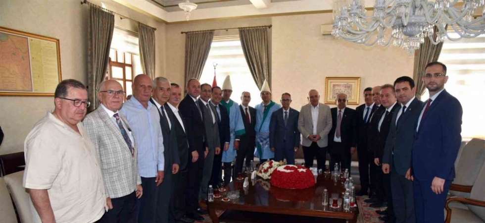 Vali Özkan esnafları ağırladı