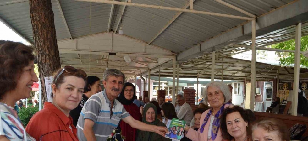Yazar Emine Ataman Koç’un imza törenine yoğun ilgi