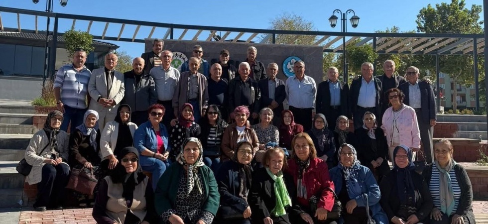 58 yıl sonra ilkokul öğretmenleriyle buluştular