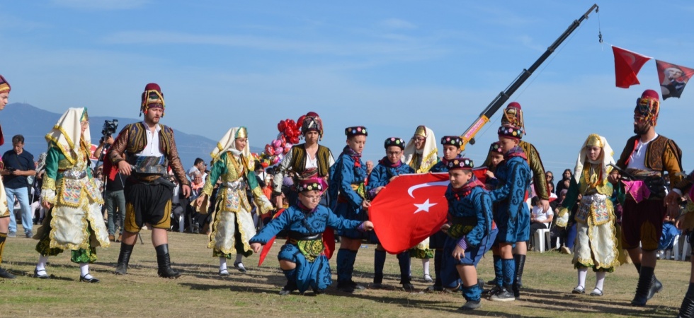 Aşağıçobanisa’da Yapılan Keşkek ve Cirit Festivalinde Manisalılar Cirit ve Keşkeğe Doydu