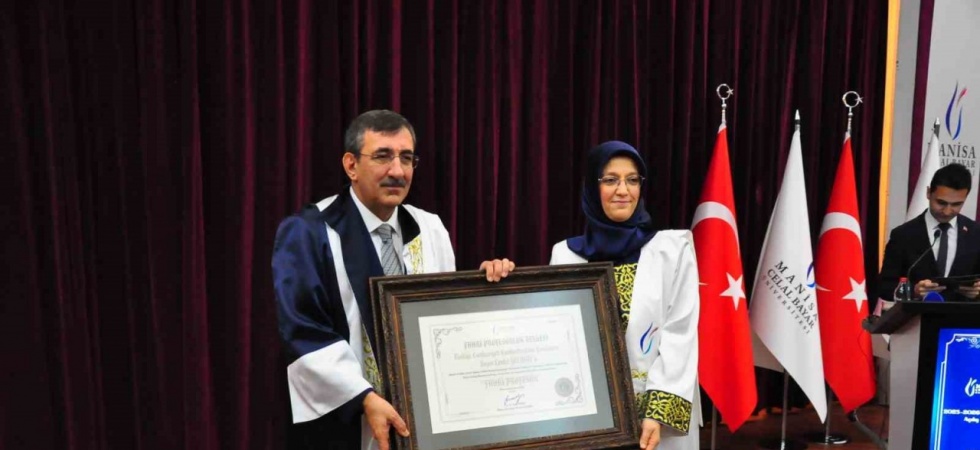 Cumhurbaşkanı Yardımcısı Cevdet Yılmaz’a MCBÜ’de ‘Fahri Profesörlük’ unvanı