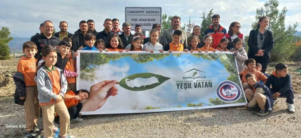 Cumhuriyet İlkokulu’ndan ’Yeşil vatan’ mesajı