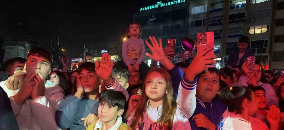 Manisa’da ertelenen Aleyna Tilki coşkuyla gerçekleşti