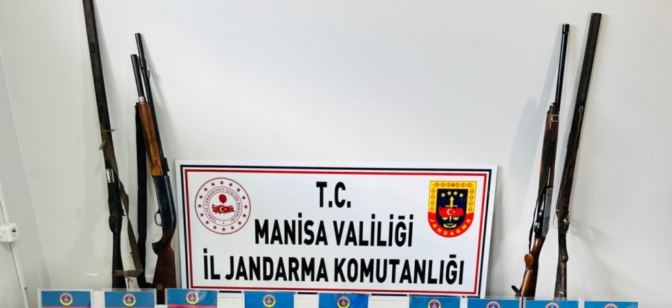 Manisa’da jandarmadan şok baskın: Uyuşturucu, silah ve tarihi eser ele geçirildi