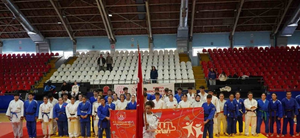 Manisa’da okul sporları heyecanı judo ile başladı
