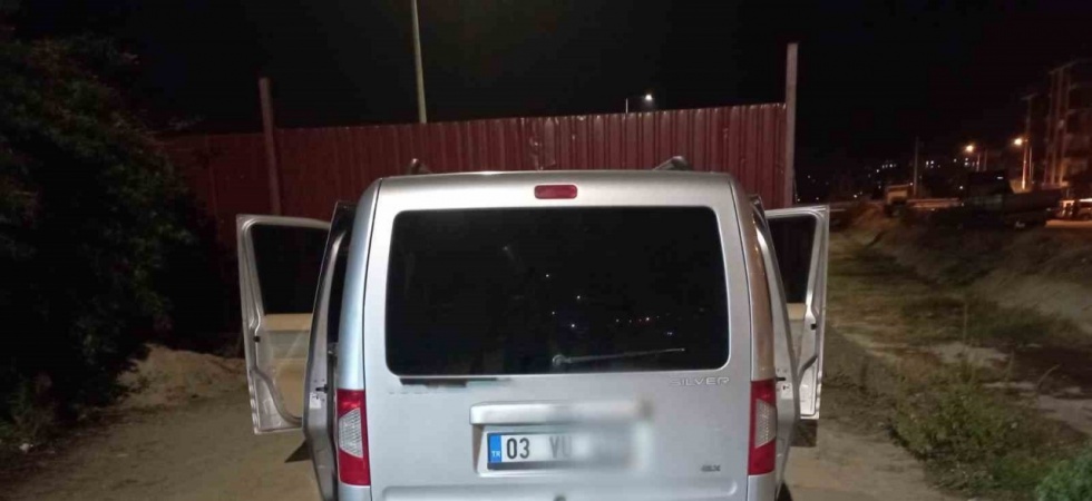 Polis ile ehliyetsiz sürücü arasında kovalamaca