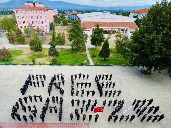 Salihli’de gençlerden Gazze’ye destek