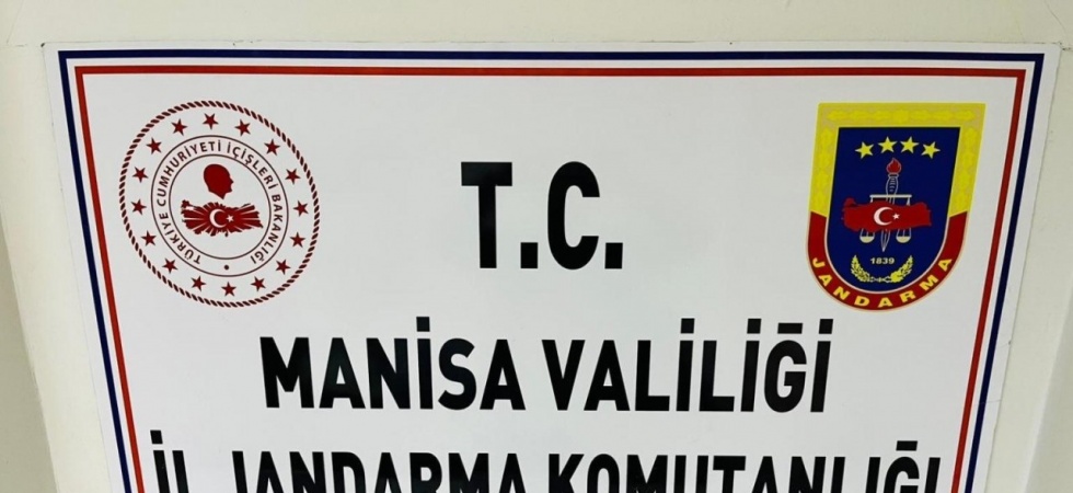 Salihli’de şüpheliden ruhsatsız tabanca ve mermi çıktı