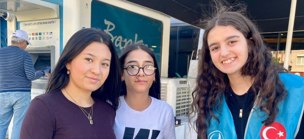 Salihli’de Ülkü Ocakları’ndan ’Can Dostlara’ mama desteği
