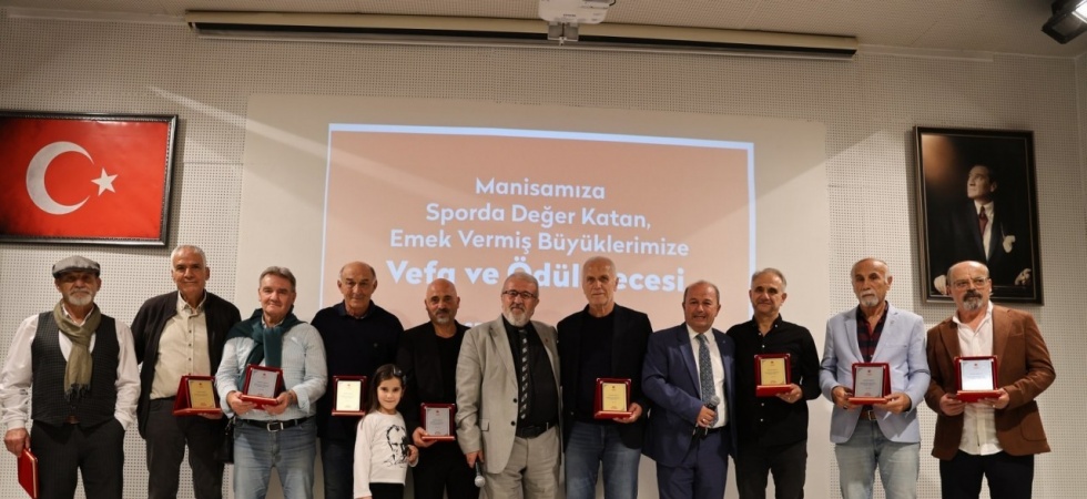 Spora katkı sunan 78 isme plaket