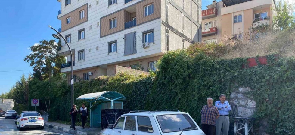 Turgutlu’da seyir halindeki otomobil alev aldı