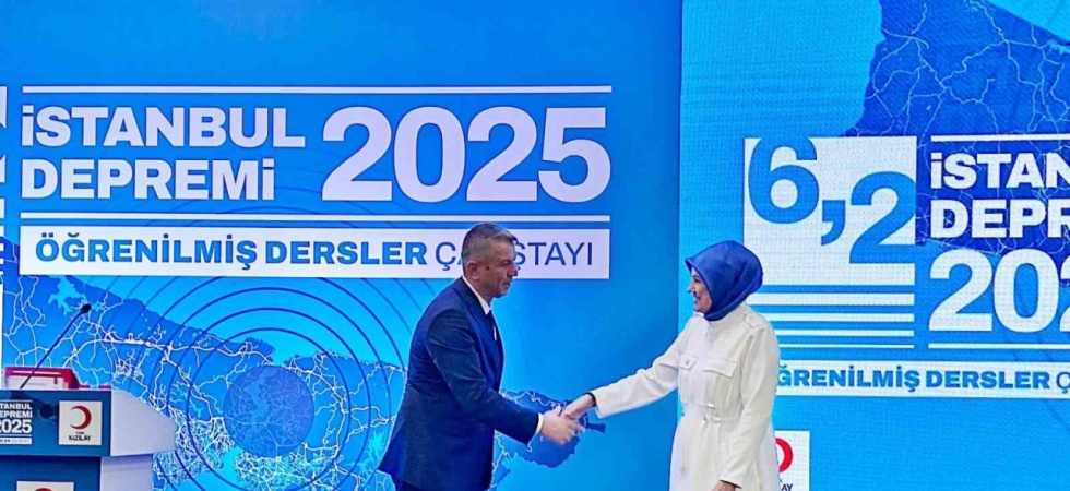 Türk Kızılay Manisa İl Başkanı Gürsel’e teşekkür belgesi