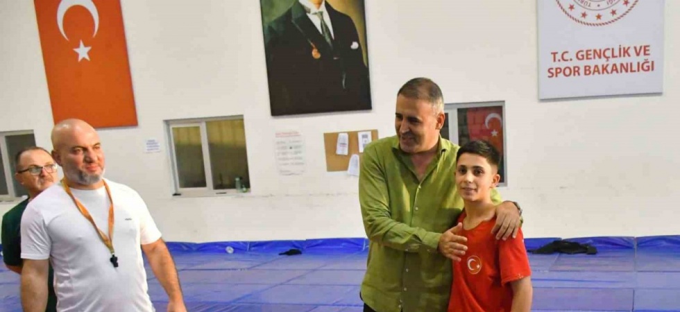Yunusemreli güreşçi milli takım kampına davet edildi