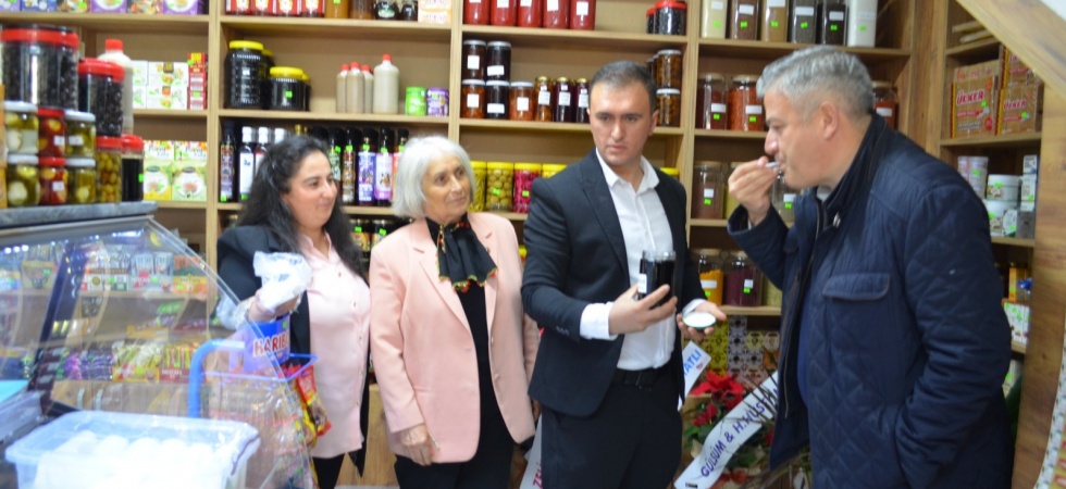 Başkan Büke Gördes Doğal Tarım Mahsulleri Ofisini Açtı