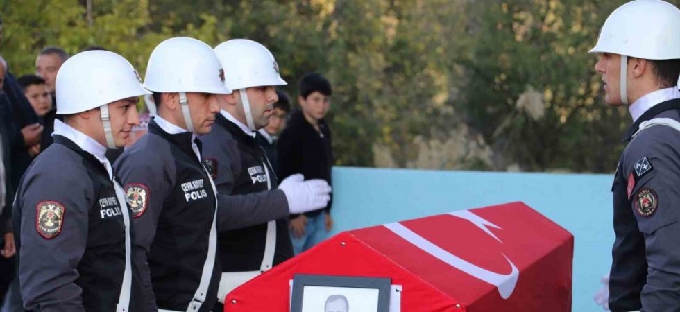 Emekli Emniyet Müdürü dualarla toprağa verildi