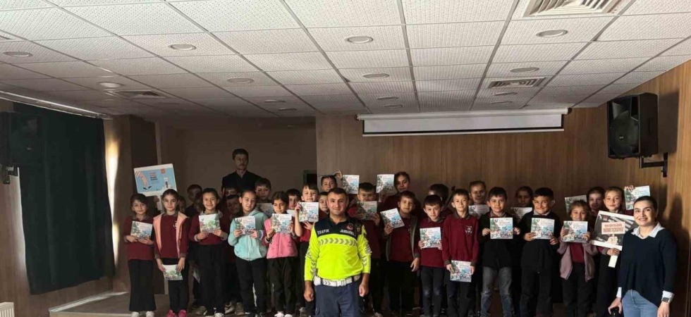Jandarma trafik timinden öğrencilere eğitim