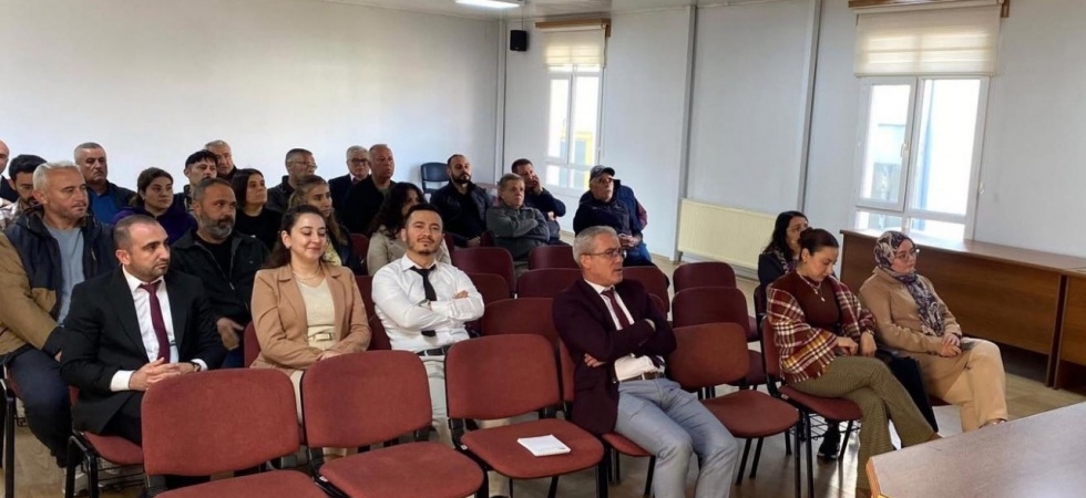 Kamu çalışanları ve muhtarlara afet eğitimi verildi