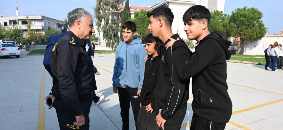  Manisa İl Emniyet Müdürü Fahri Aktaş’tan Öğrencilere Güvenli Eğitim Mesajı