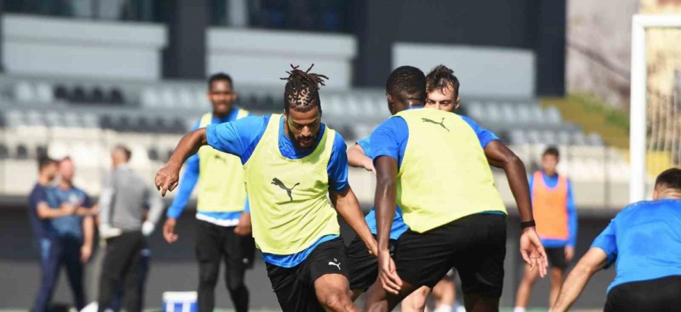 Manisa FK, Sivasspor mesaisine başladı