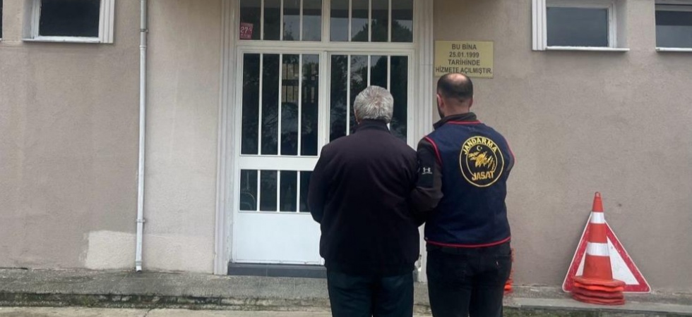 Manisa’da 27 yıl hapisle aranan dolandırıcı sahte kimlikle yakalandı