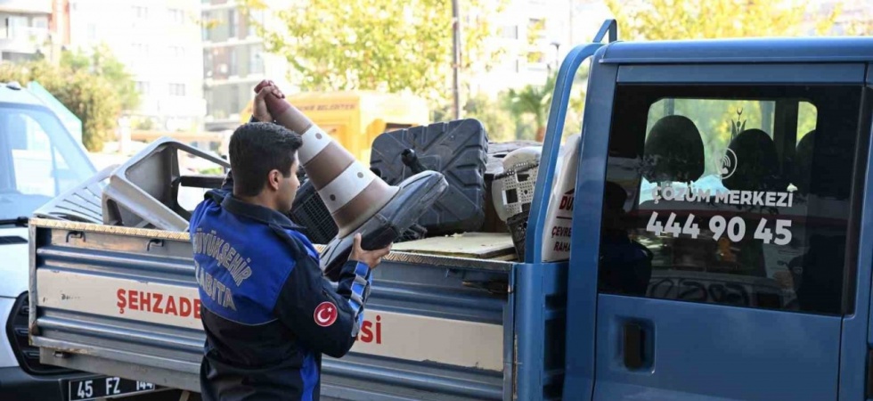 Manisa’da Kaldırımlar Vatandaşa Geri Veriliyor