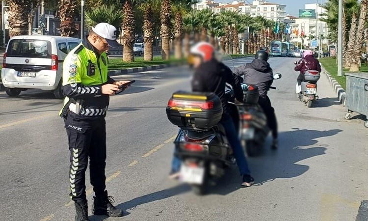 Motosikletlilere ceza yağdı