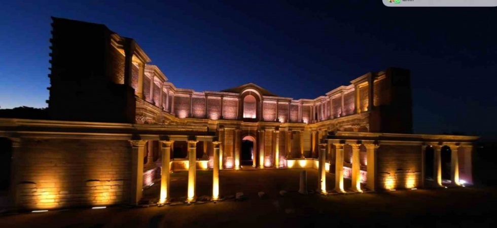 Paranın ilk basıldığı Sardes Antik Kenti artık gece de parlıyor